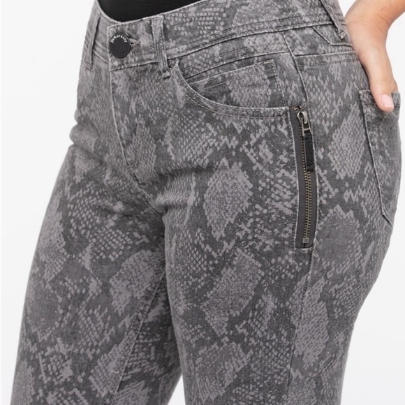 Democracy | Snakeskin Print Booty Lift Jegging Sz 16W - Picture 1 of 14